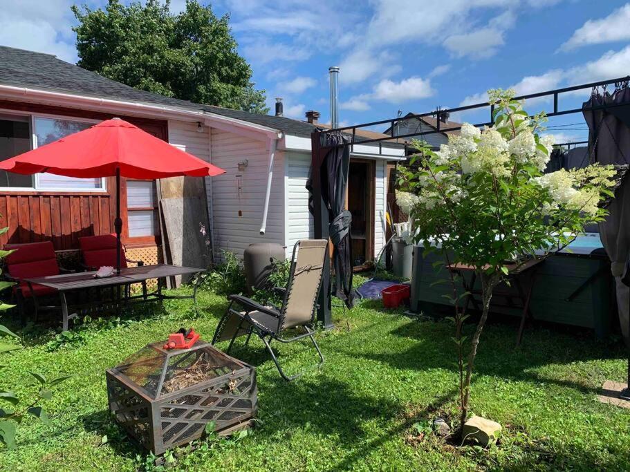 Havre Chez Guylaine Laval Exterior foto