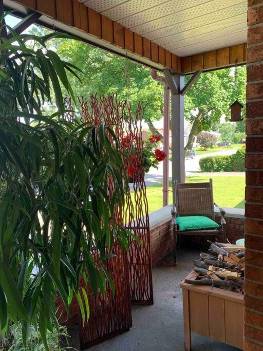 Havre Chez Guylaine Laval Exterior foto