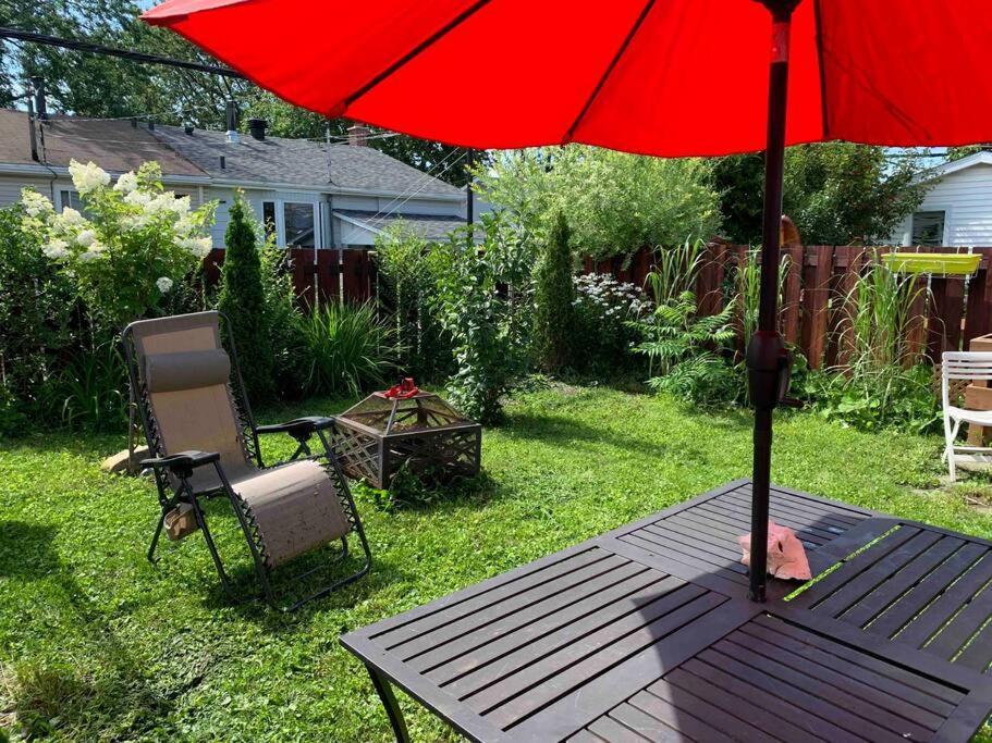 Havre Chez Guylaine Laval Exterior foto