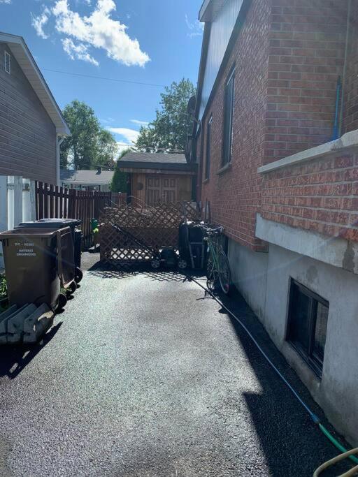 Havre Chez Guylaine Laval Exterior foto